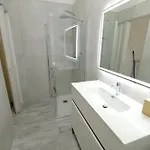 Appartement Bilocale In Grattacielo By Portofinovacanze *